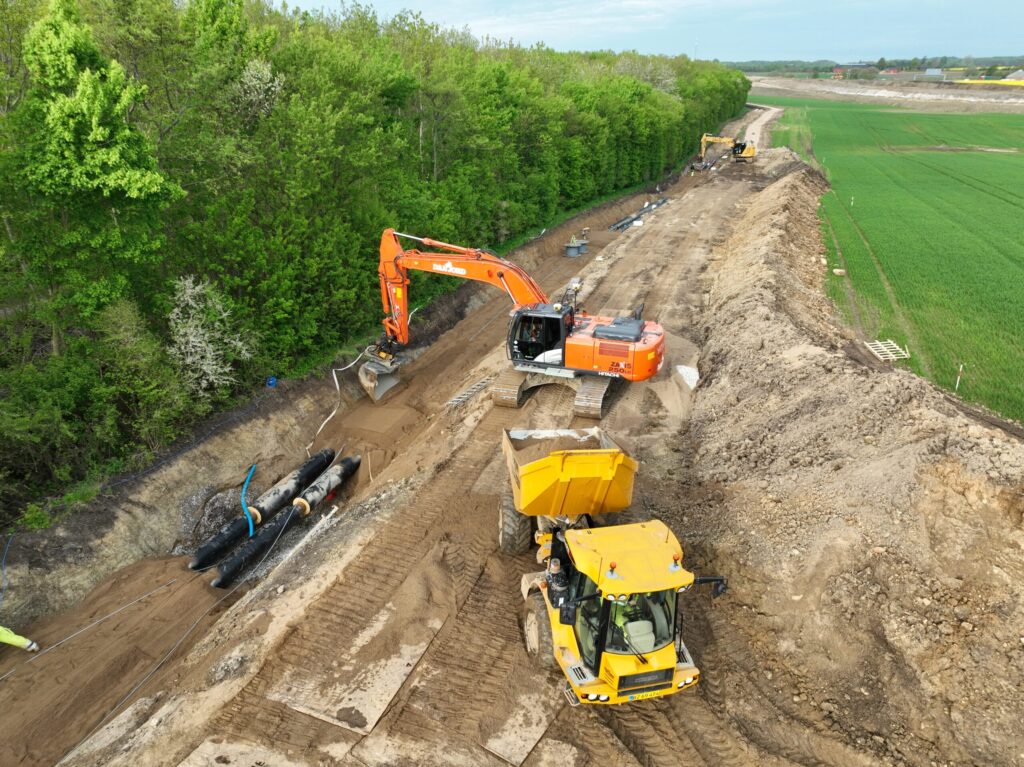Omlægning af transmissionsledning langs E45